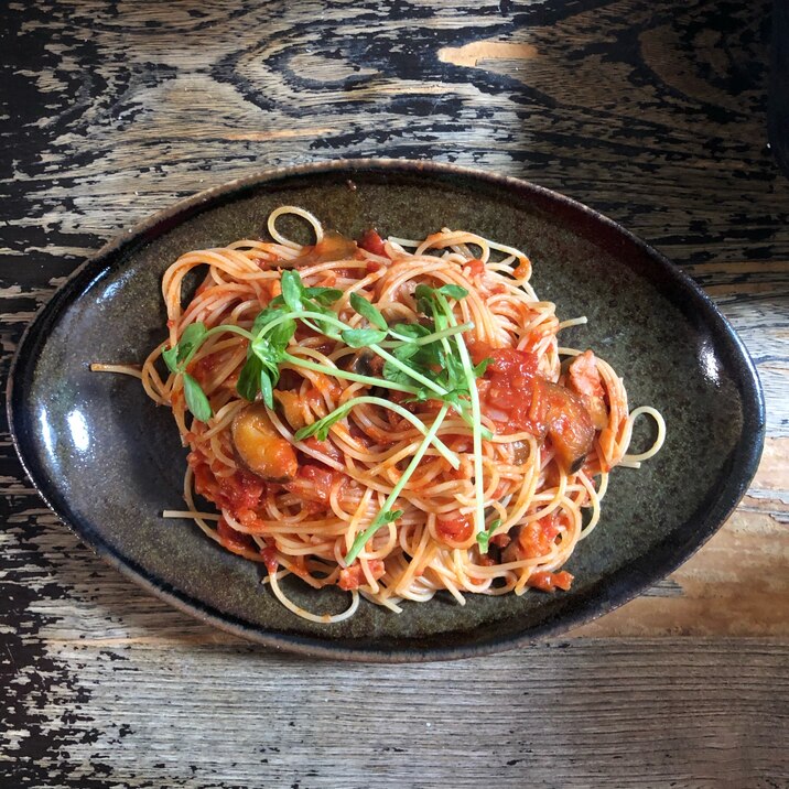 茄子とベーコンのトマトパスタ